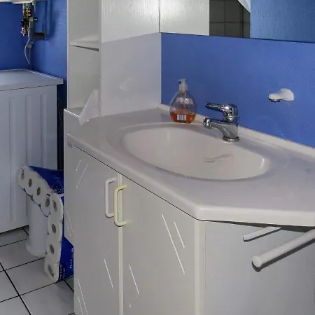 6 Person Holiday In *