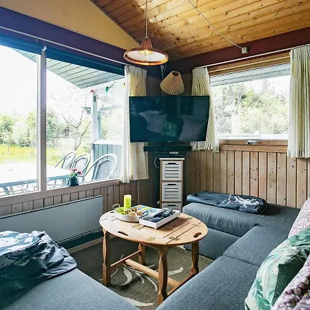 Hébergement de vacances 6 Person Holiday In *