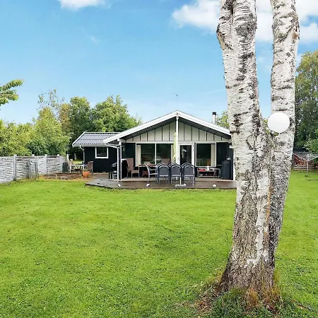 6 Person Holiday In